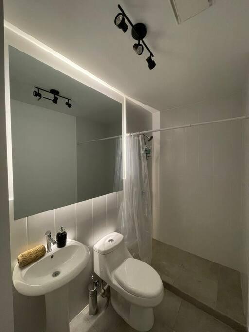 Lovely 1 Bedroom Unit With Free Parking Modra Zone 4 Guatemala City Exteriör bild